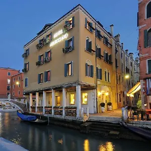 Hotel Arlecchino ***